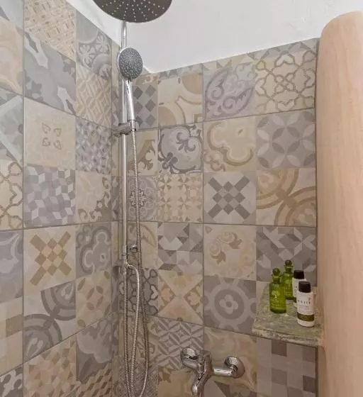 Huoneisto 1 Makuuhuone Merinäkymä, Poseidon Studios
