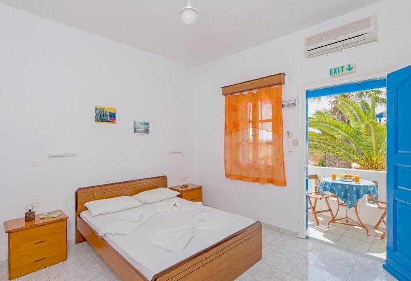 침실 1개 아파트, Poseidon Studios