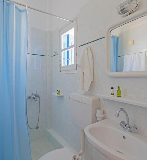 침실 1개 아파트, Poseidon Studios