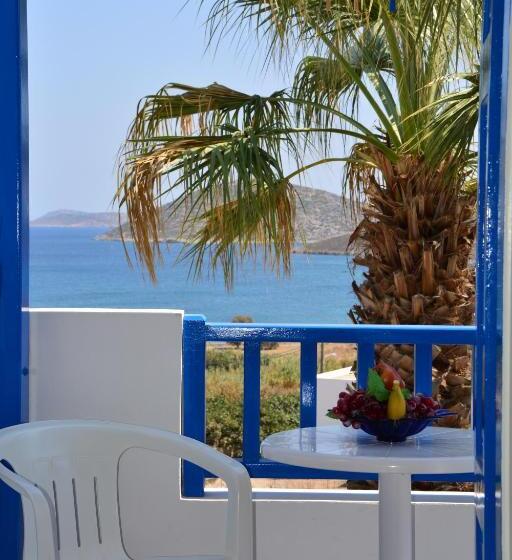 침실 1개 아파트, Poseidon Studios