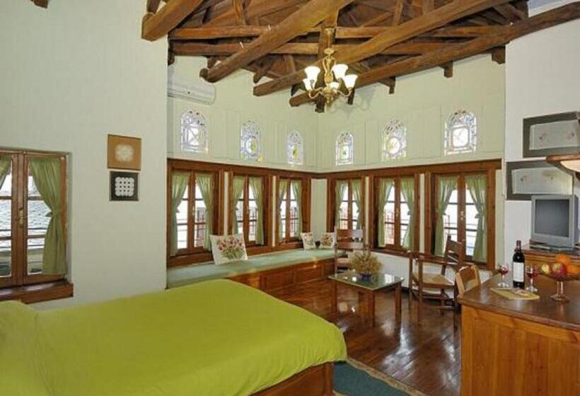 סוויטת ג'וניור עם נוף פנורמי, Stoikos