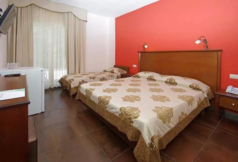 Chambre Triple Standard, Sun Beach