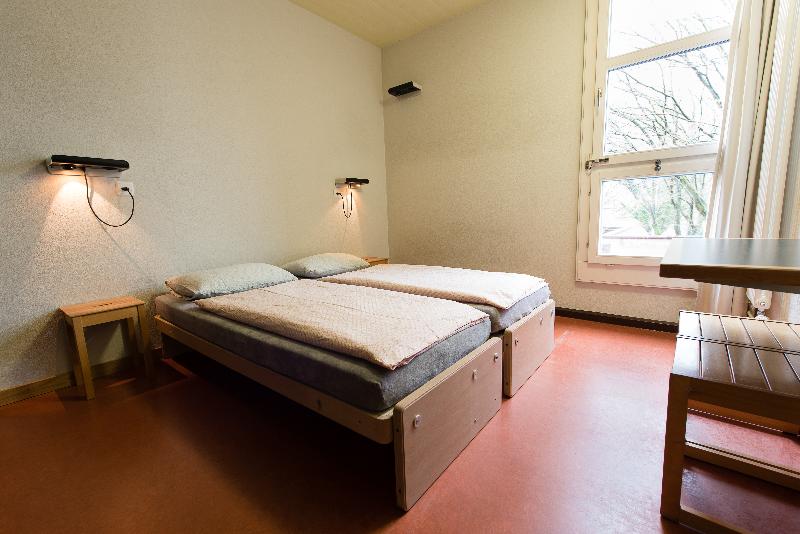 اتاق استاندارد یک تخته با سرویس بهداشتی مشترک, Zurich Youth Hostel