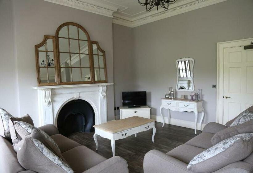 جناح ديلوكس, Birchover Bridgford Hall