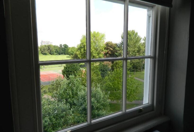 جناح مطلّ علي الحديقة, Birchover Bridgford Hall