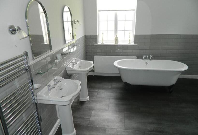 جناح ديلوكس, Birchover Bridgford Hall