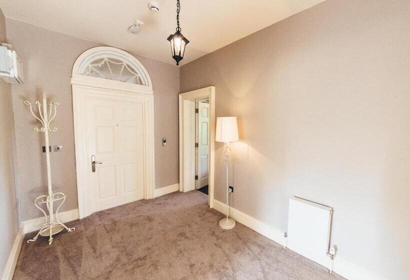 جناح ديلوكس, Birchover Bridgford Hall