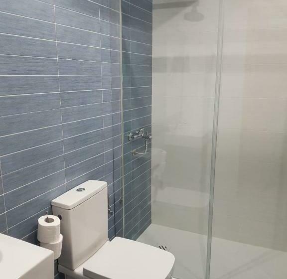 اتاق استاندارد یک نفره, Hostal Rosi