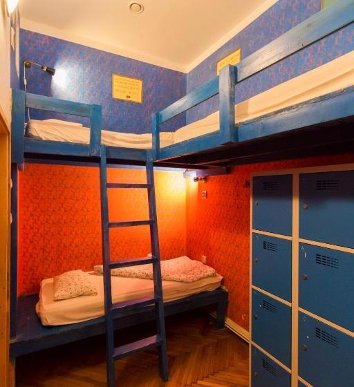 공동 객실, Baroque Hostel & Coworking