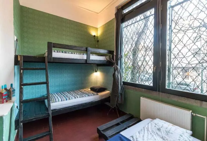 浴室共有スタンダード4人用ルーム, Baroque Hostel & Coworking