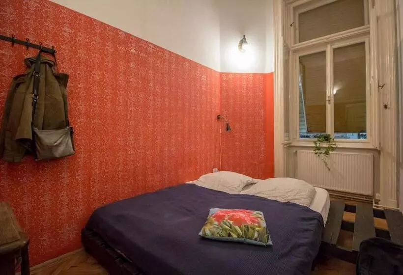 バス共有のスタンダードルーム, Baroque Hostel & Coworking