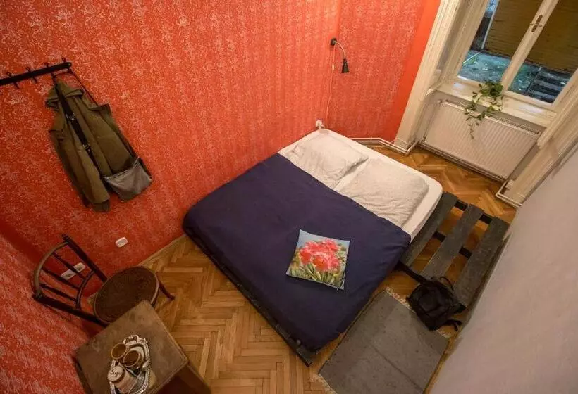 バス共有のスタンダードルーム, Baroque Hostel & Coworking