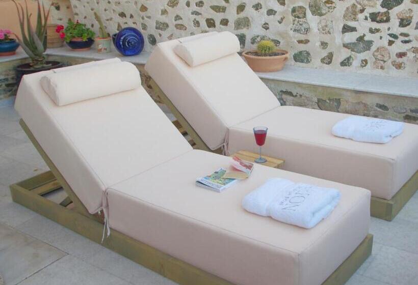 اتاق سوپریور با چشمانداز دریا, Arion Syros