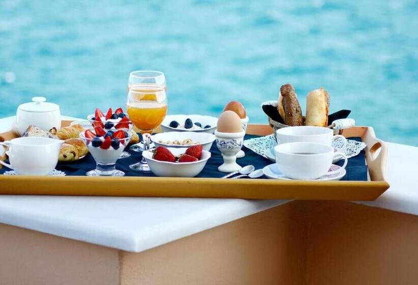 اتاق لوکس با چشمانداز دریا, Arion Syros