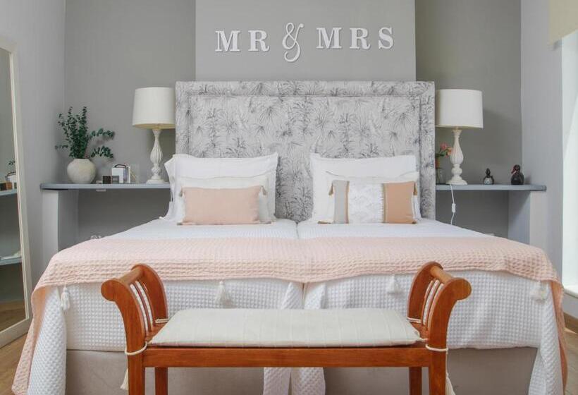 سوییت جونیور با چشمانداز دریا, Arion Syros