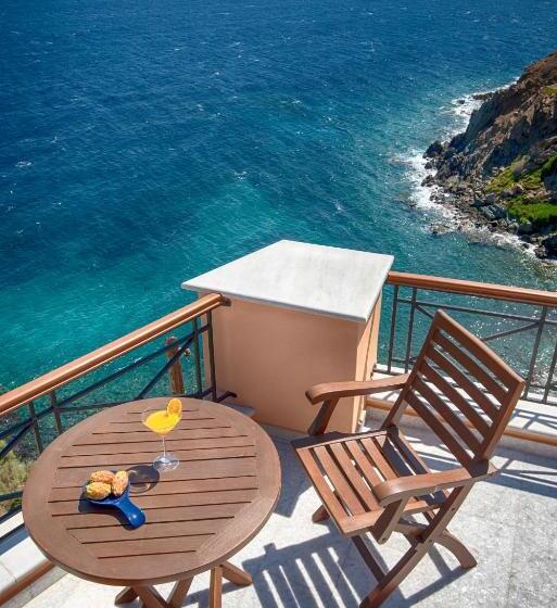 سوییت جونیور با چشمانداز دریا, Arion Syros