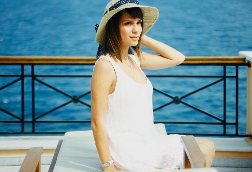 سوئیت با تخت بزرگ, Arion Syros