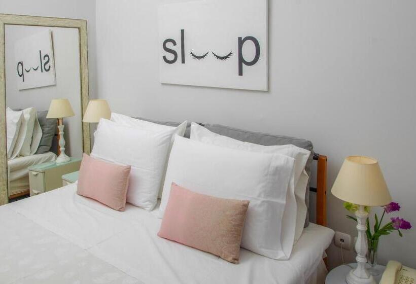 اتاق سه نفره سوپریور با چشمانداز دریا, Arion Syros