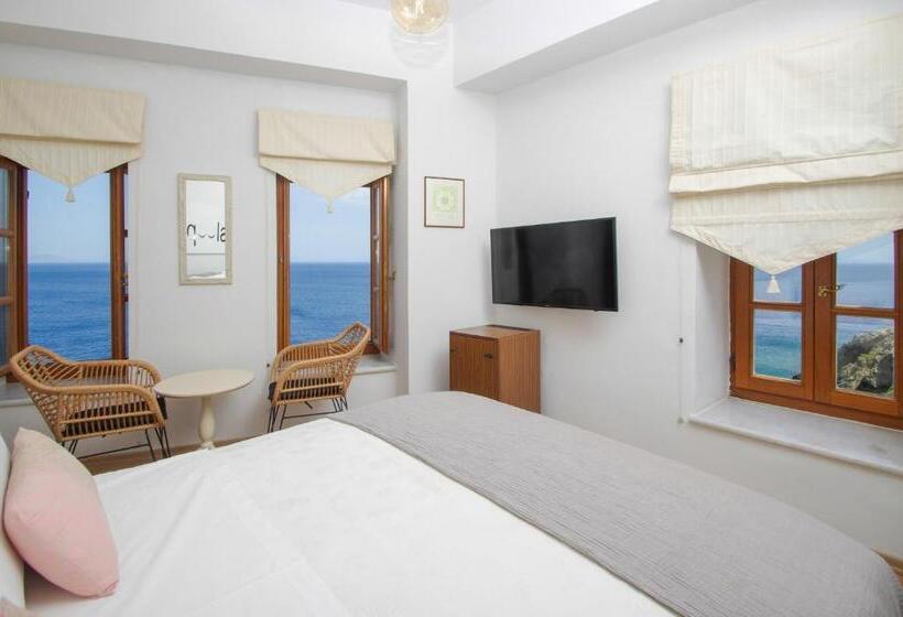 اتاق سه نفره سوپریور با چشمانداز دریا, Arion Syros