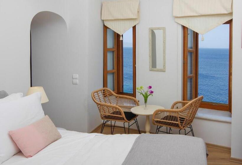 اتاق سه نفره سوپریور با چشمانداز دریا, Arion Syros