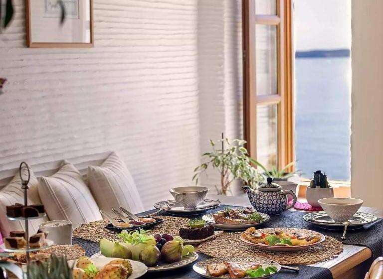 اتاق سوپریور با چشمانداز دریا, Arion Syros