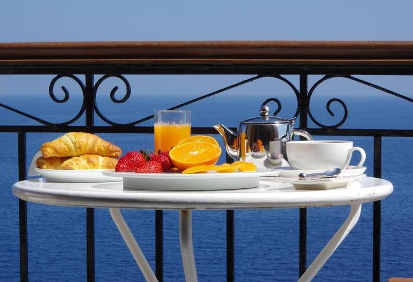 اتاق لوکس با چشمانداز دریا, Arion Syros