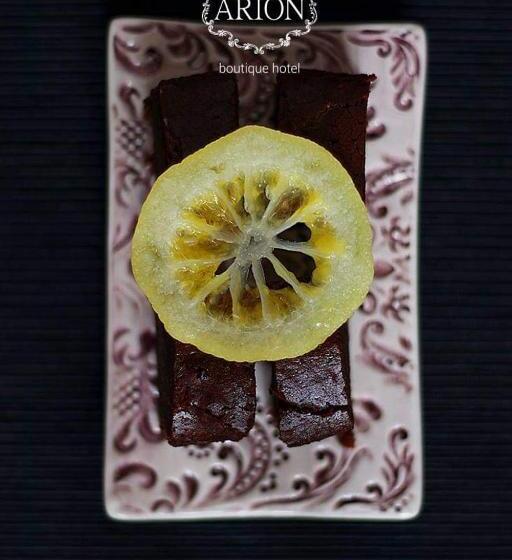 سوییت جونیور با چشمانداز دریا, Arion Syros