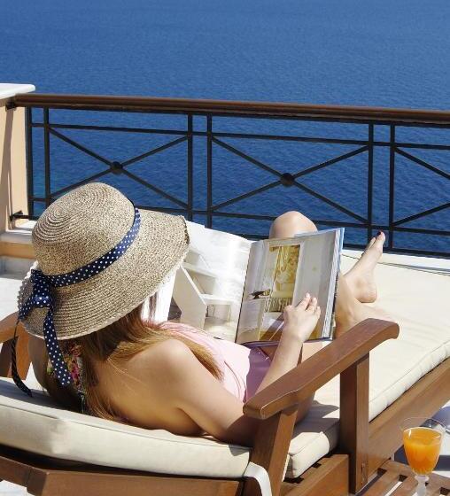 سوییت جونیور با چشمانداز دریا, Arion Syros