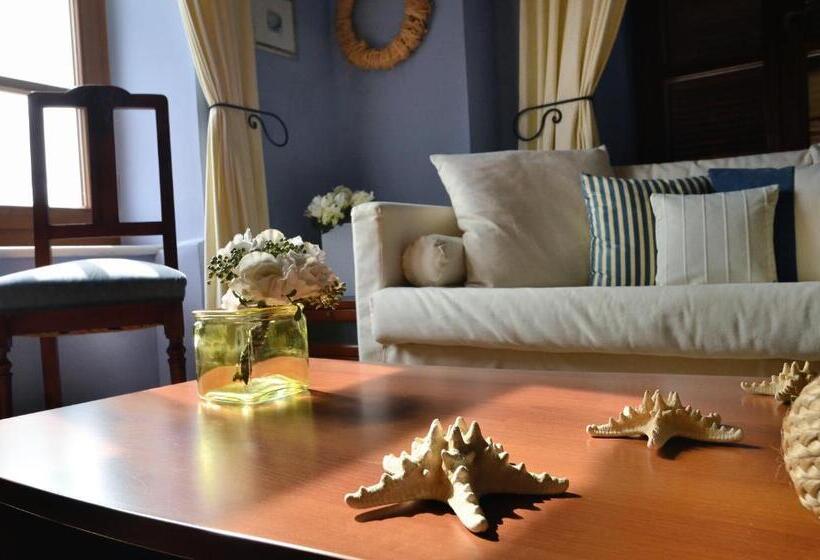 سوئیت با تخت بزرگ, Arion Syros