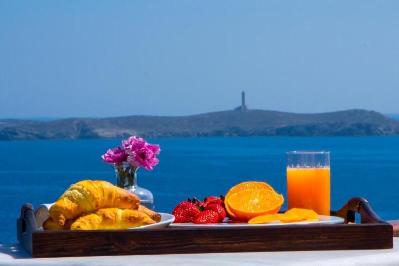 سوئیت با تخت بزرگ, Arion Syros