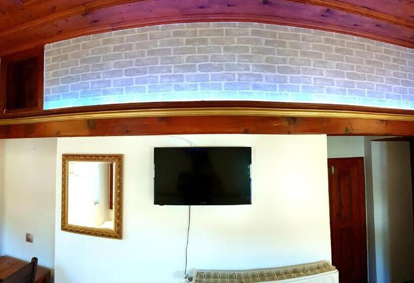 חדר קלאסי לארבעה, Astraka Guesthouse I