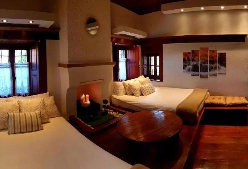 Deluxe Neljän Hengen Huone, Astraka Guesthouse I