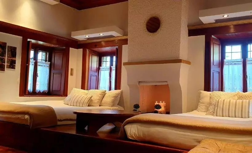 Deluxe Neljän Hengen Huone, Astraka Guesthouse I