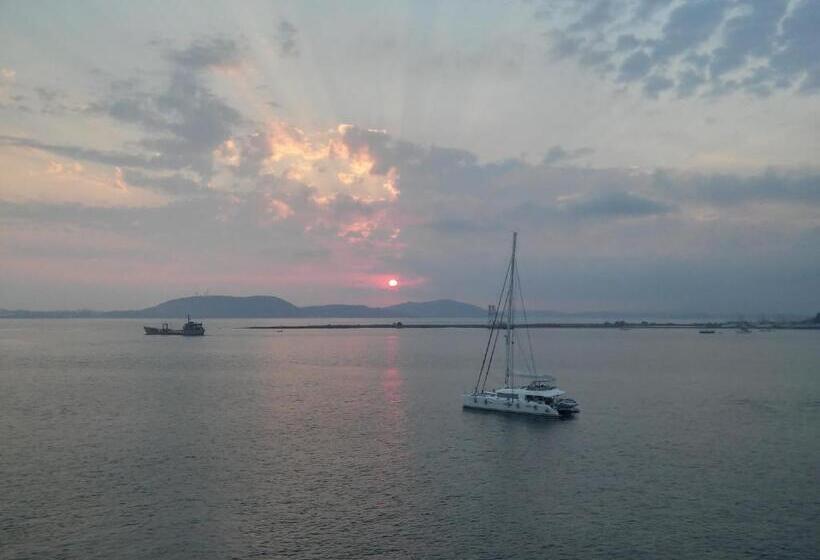 オーシャンビュースタンダードルーム, Avra