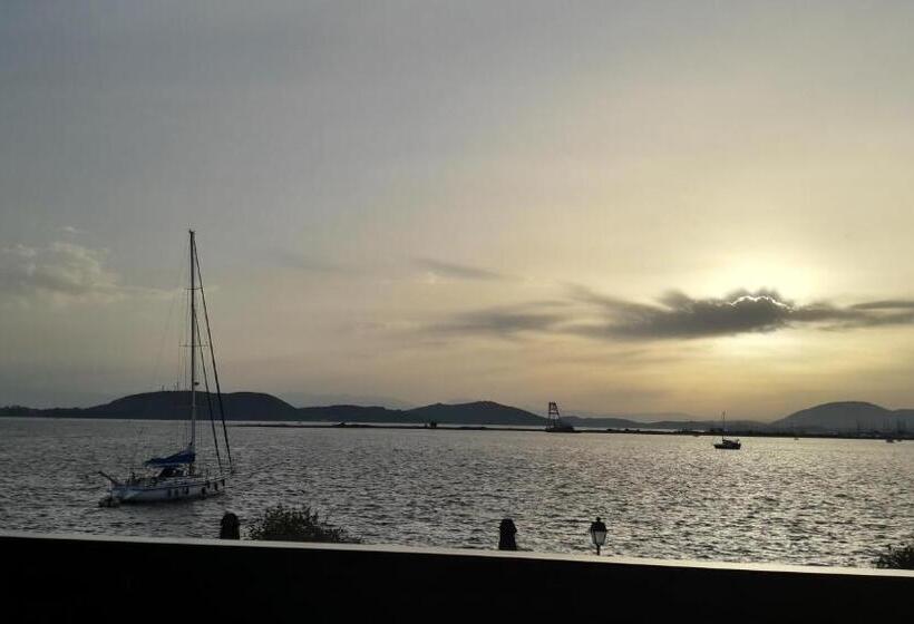 オーシャンビュースタンダードルーム, Avra