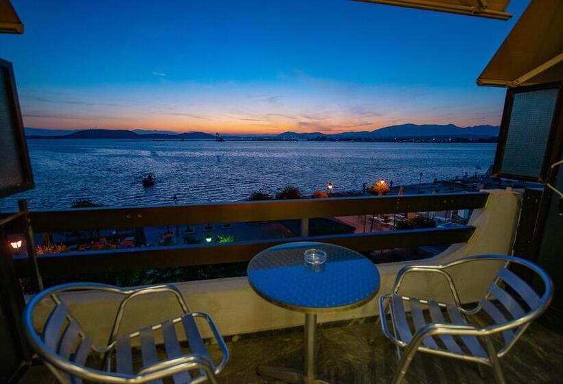 オーシャンビュースタンダードルーム, Avra