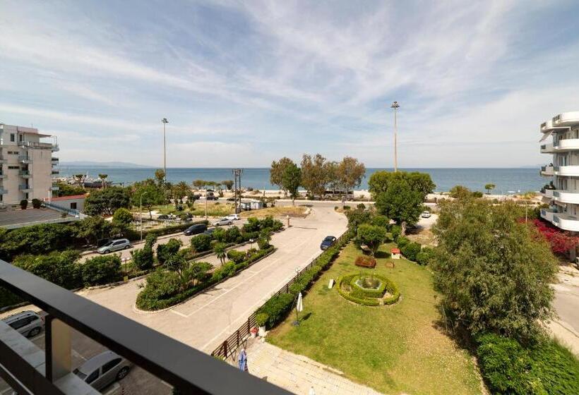 اتاق استاندارد یک نفره با چشم‌انداز دریا, Delfini