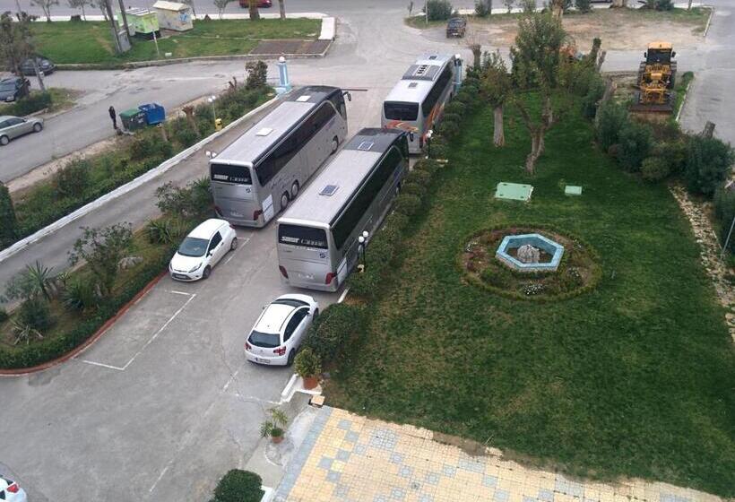 اتاق استاندارد سه تخته با بالکن, Delfini