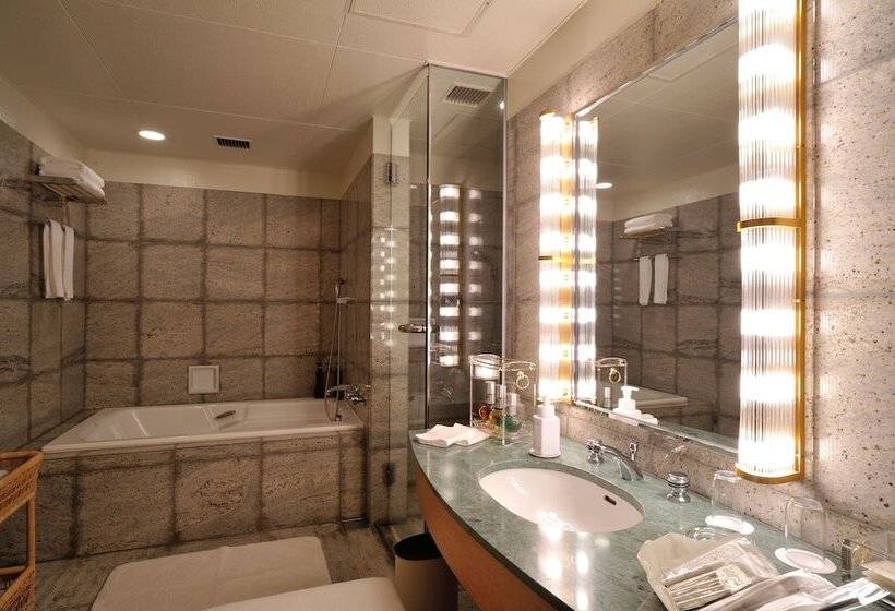 ファミリールーム, Hiroshima Airport