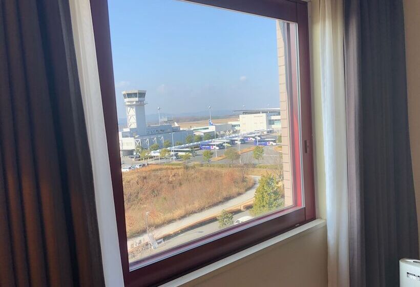 ファミリールーム, Hiroshima Airport