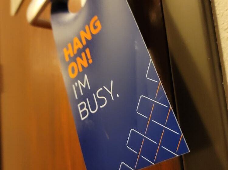 带阳台套房, Holiday Inn Express Hotel & Suites Portland Northwest Downtown, An Ihg