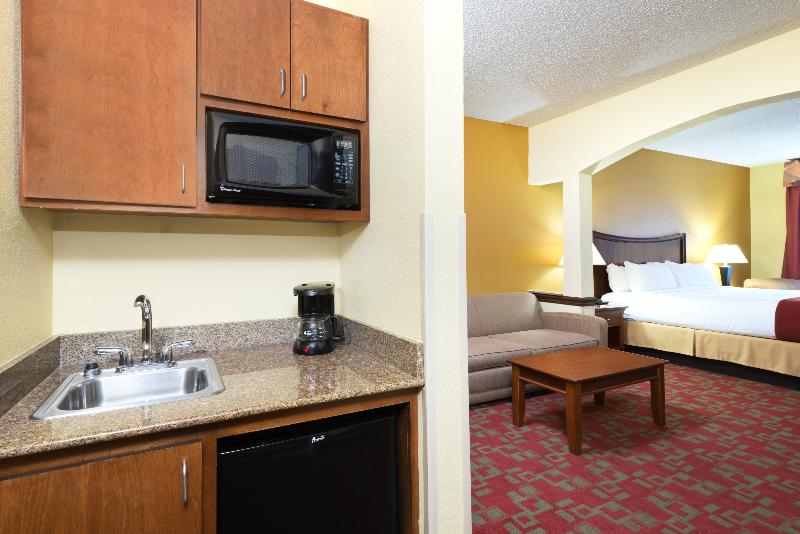 מיטת קינג בסוויטה, Holiday Inn Express Suites Little Rock West, An Ihg