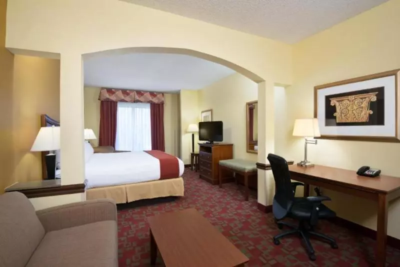 身障者適用スイートルーム, Holiday Inn Express Suites Little Rock West, An Ihg