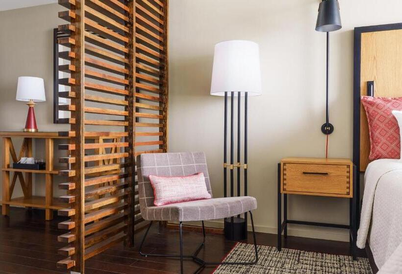 キングサイズベッドのエクゼクティブルーム, Indigo Athens   University Area, An Ihg