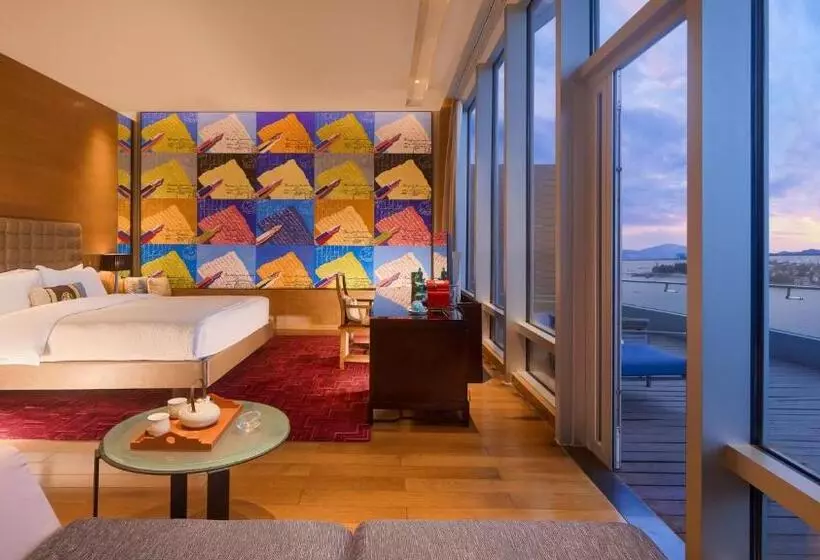 キングサイズベッドのスイートルーム, Indigo Xiamen Harbour, An Ihg