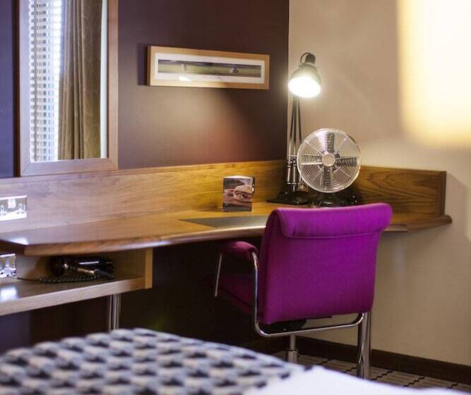 Семейный Номер, Lodge At Bristol