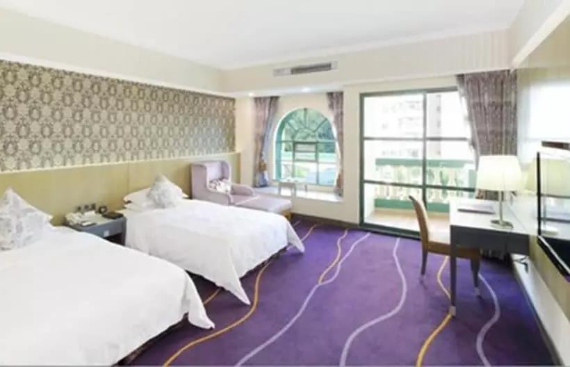 اتاق لوکس, Richmond