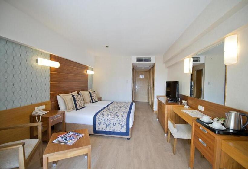 Номер Стандарт Боковой Вид на Море, Trendy Side Beach Adults Only