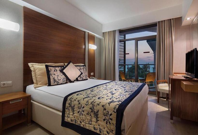 Номер Стандарт Боковой Вид на Море, Trendy Side Beach Adults Only