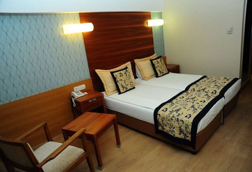 Номер Стандарт Боковой Вид на Море, Trendy Side Beach Adults Only